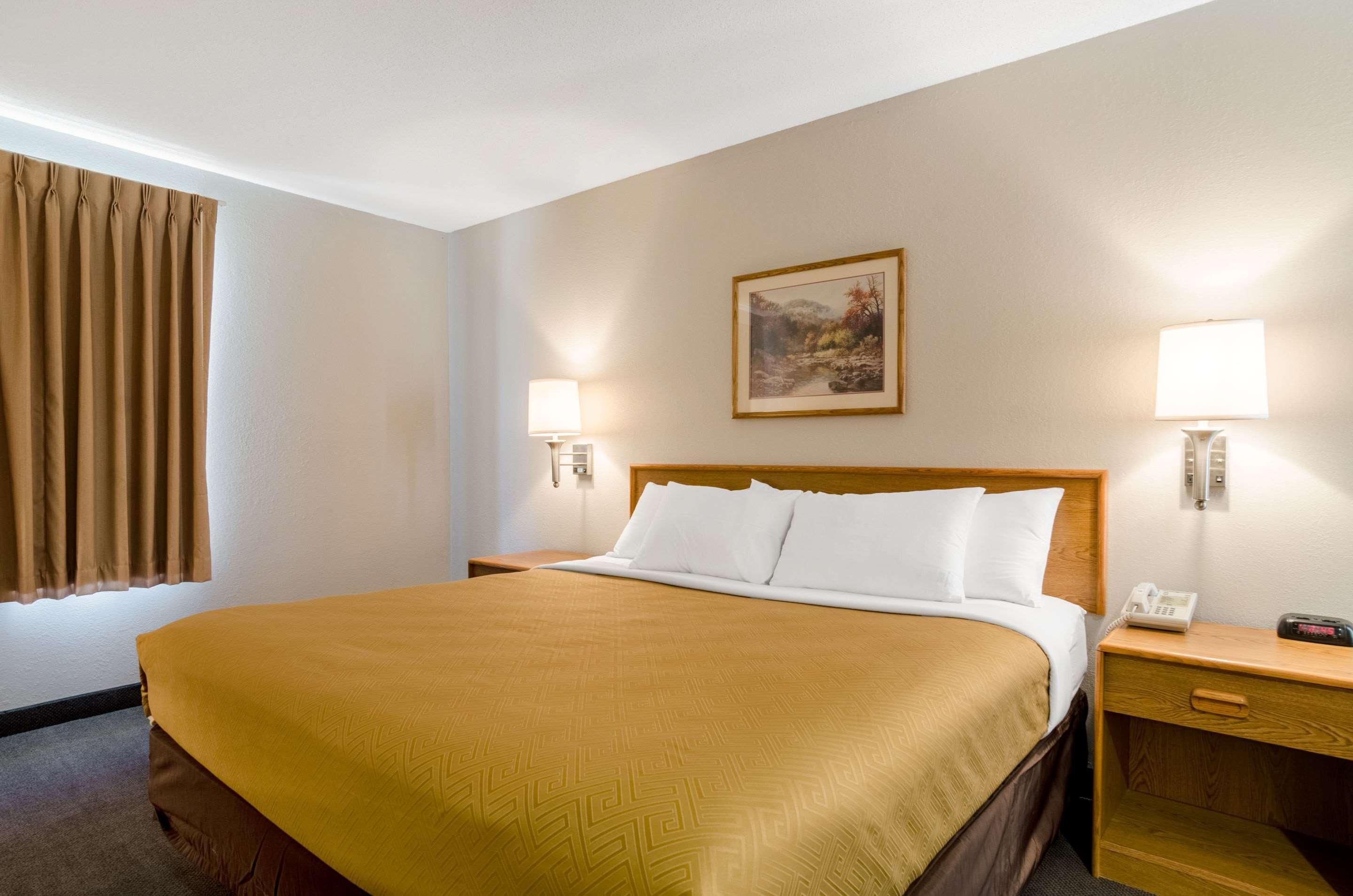 Rodeway Inn Ainsworth Exteriér fotografie