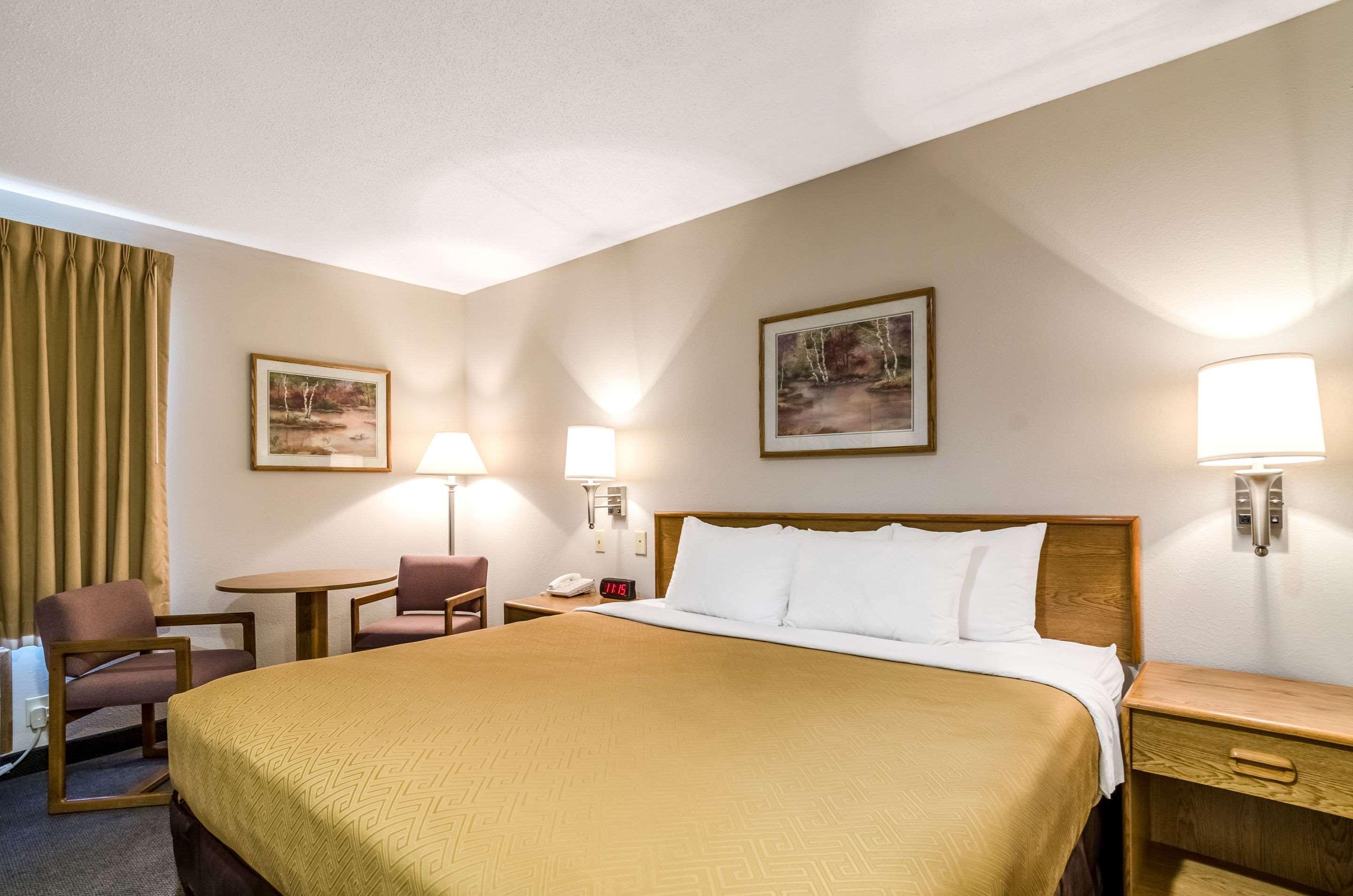 Rodeway Inn Ainsworth Exteriér fotografie