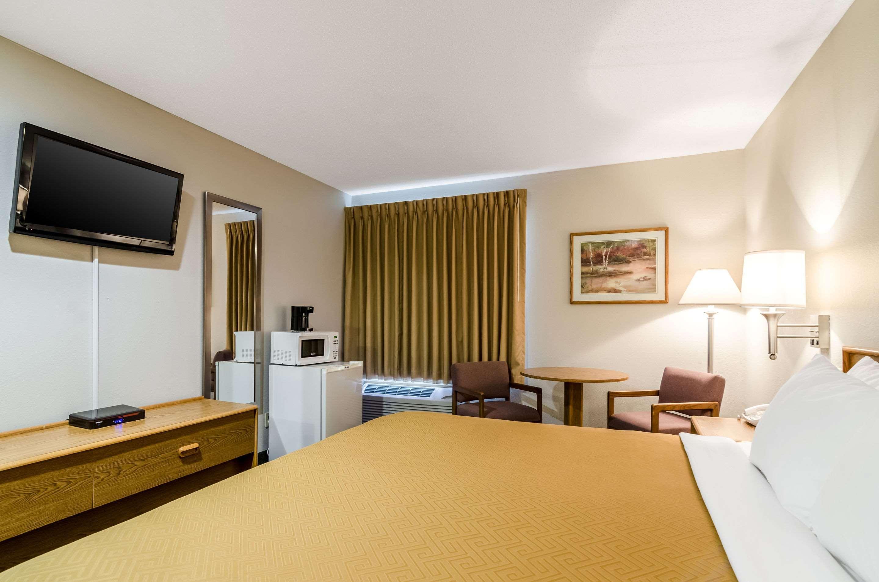 Rodeway Inn Ainsworth Exteriér fotografie